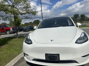 2022 Tesla Model Y - image 2