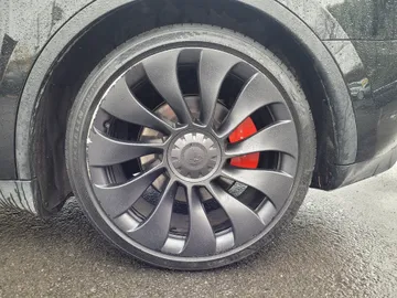2022 Tesla Model Y - image 7