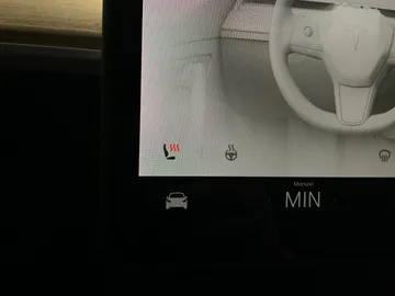 2022 Tesla Model Y - image 27
