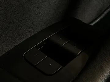 2022 Tesla Model Y - image 25