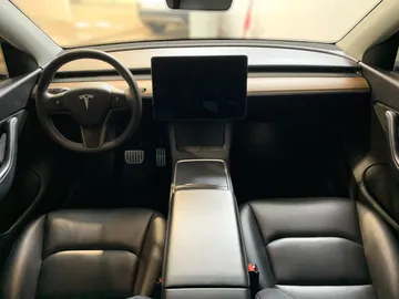 2022 Tesla Model Y - image 21