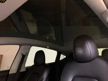 2022 Tesla Model Y - image 12