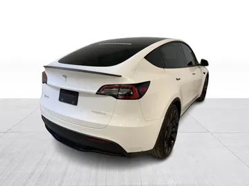 2022 Tesla Model Y - image 8