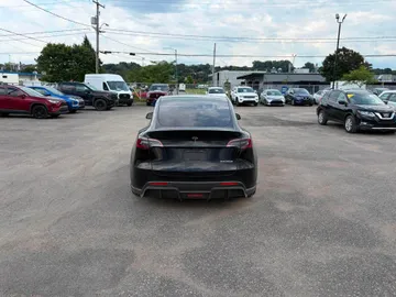2022 Tesla Model Y - image 7