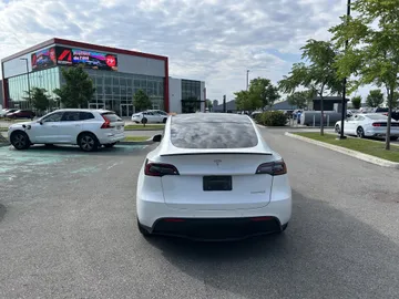 2023 Tesla Model Y - image 6