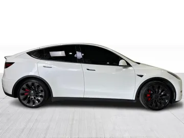 2023 Tesla Model Y - image 2