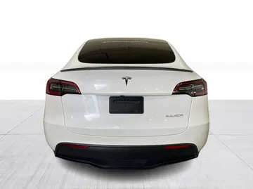 2023 Tesla Model Y - image 12