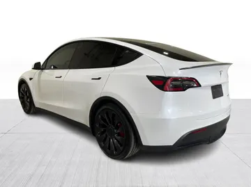 2023 Tesla Model Y - image 11