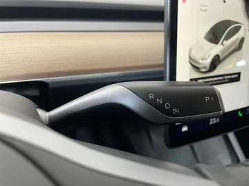 2022 Tesla Model Y - image 27