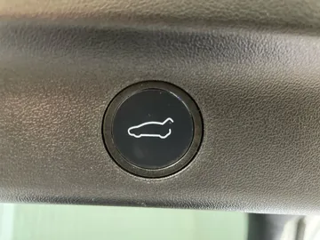 2022 Tesla Model Y - image 19