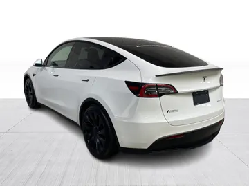 2022 Tesla Model Y - image 6