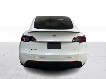 2022 Tesla Model Y - image 7