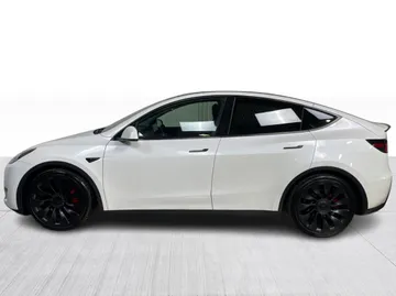 2022 Tesla Model Y - image 4
