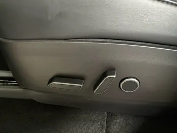 2022 Tesla Model Y - image 17