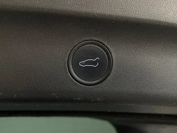 2022 Tesla Model Y - image 19