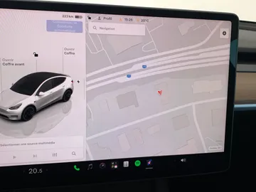 2022 Tesla Model Y - image 26