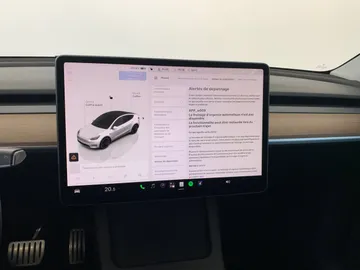 2022 Tesla Model Y - image 17