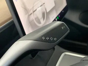 2022 Tesla Model Y - image 27