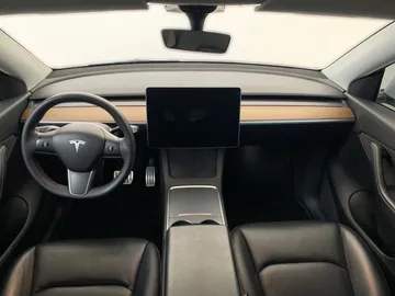 2022 Tesla Model Y - image 15