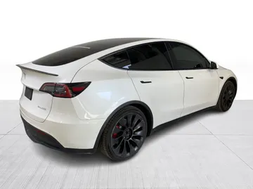 2022 Tesla Model Y - image 13