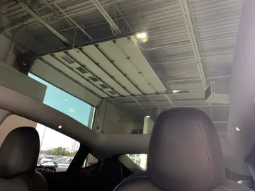 2022 Tesla Model Y - image 4