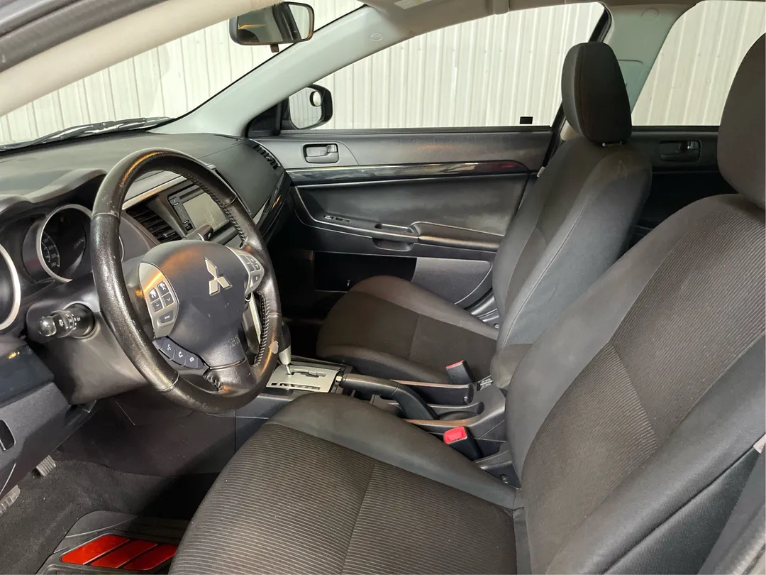 2017 Mitsubishi Lancer — photo 3