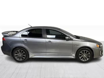 2017 Mitsubishi Lancer - image 2