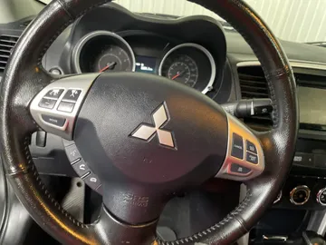 2017 Mitsubishi Lancer - image 18