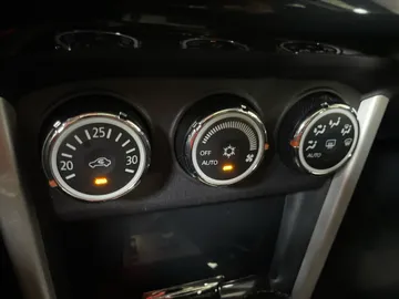 2017 Mitsubishi Lancer - image 21