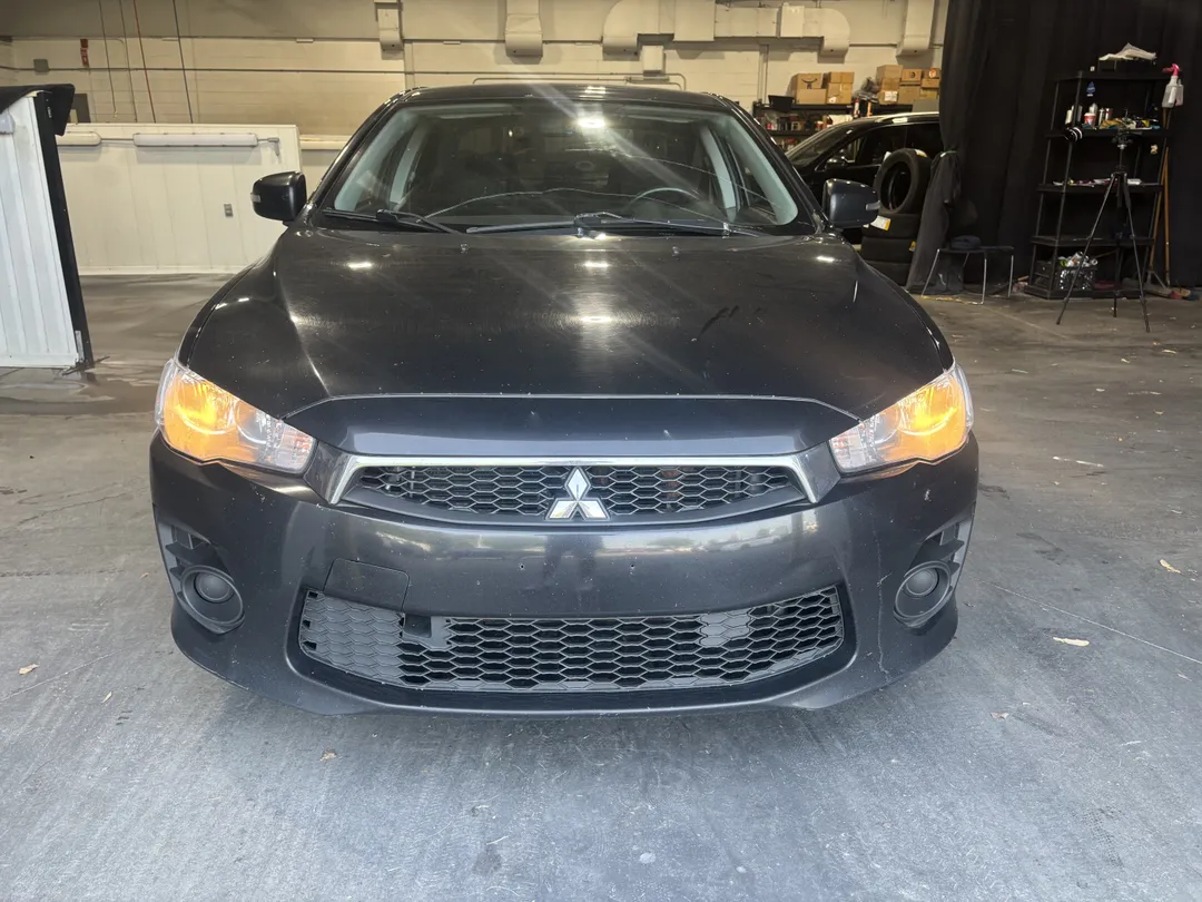 2016 Mitsubishi Lancer — photo 2