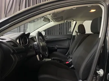 2016 Mitsubishi Lancer - image 10