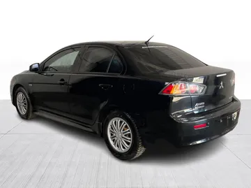 2016 Mitsubishi Lancer - image 6
