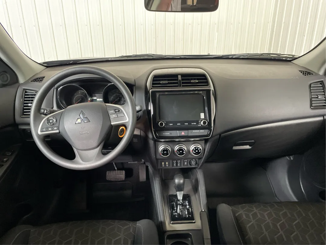 2025 Mitsubishi RVR — photo 4