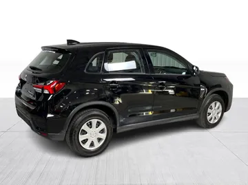 2025 Mitsubishi RVR - image 12