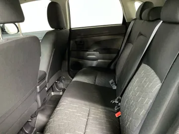 2025 Mitsubishi RVR - image 13