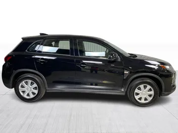 2025 Mitsubishi RVR - image 2