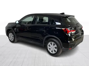 2025 Mitsubishi RVR - image 9
