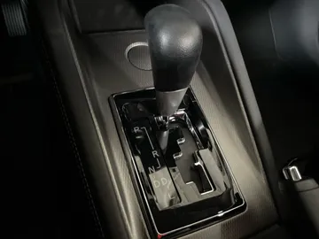 2025 Mitsubishi RVR - image 23
