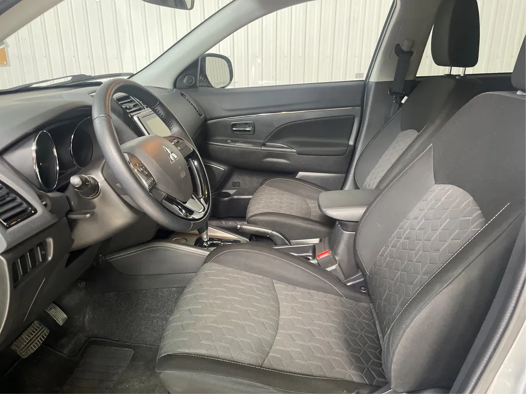 2022 Mitsubishi RVR — photo 3