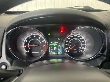 2022 Mitsubishi RVR - image 15