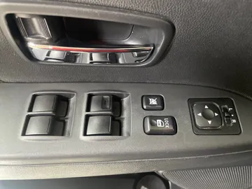 2022 Mitsubishi RVR - image 21