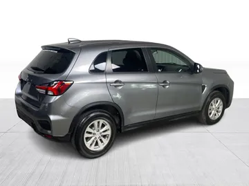 2022 Mitsubishi RVR - image 13