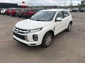 2020 Mitsubishi RVR - image 3