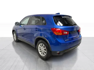 2017 Mitsubishi RVR - image 10