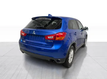 2017 Mitsubishi RVR - image 13