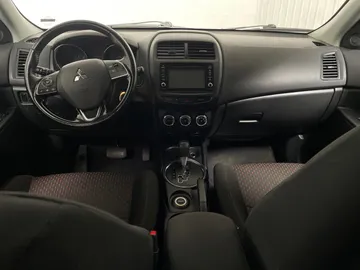 2017 Mitsubishi RVR - image 4