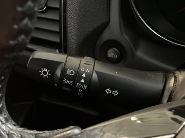 2020 Mitsubishi RVR - image 18
