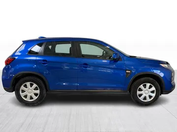 2020 Mitsubishi RVR - image 2