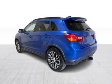 2017 Mitsubishi RVR - image 10