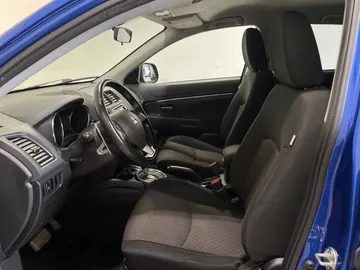 2017 Mitsubishi RVR - image 3